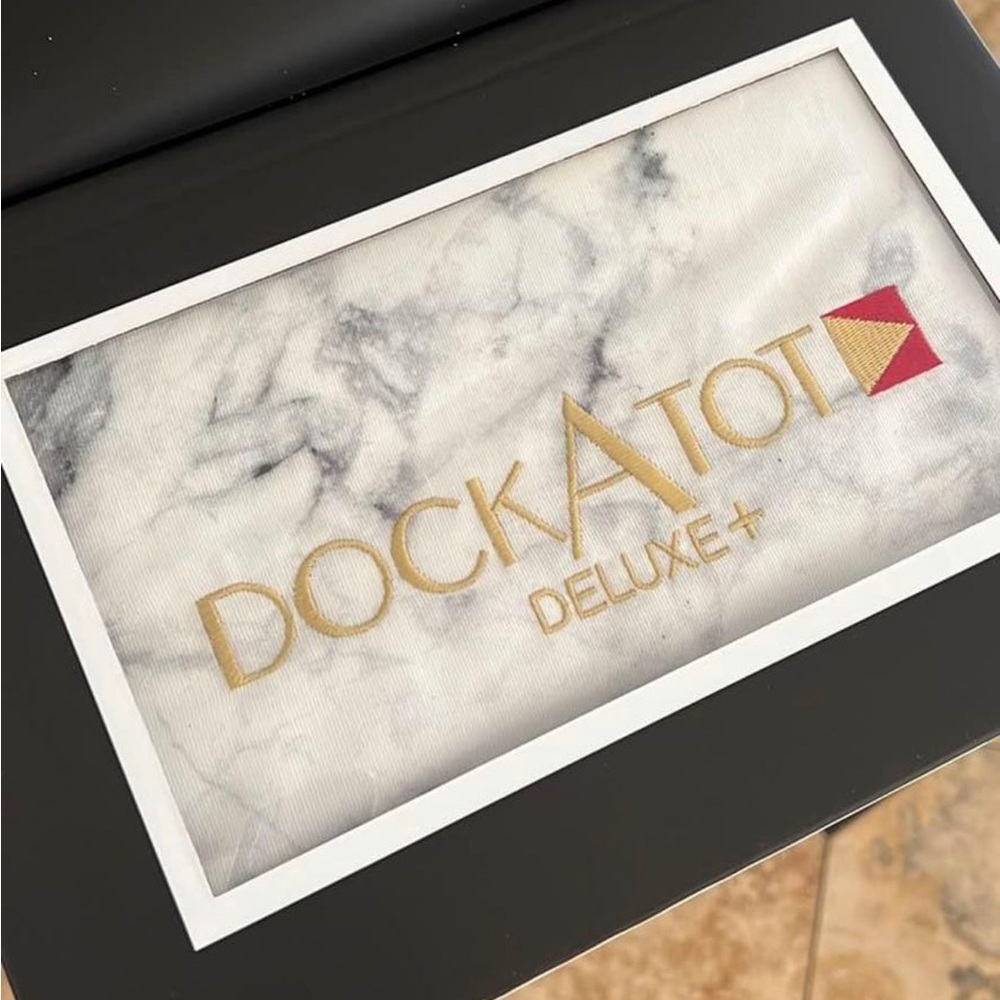 DockAtot
Spare Cover (Deluxe+) - Carrara Marble